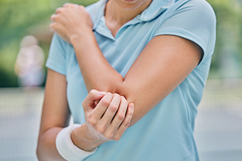 Tennis and Golfer’s Elbow Treatment Tennis and Golfer’s Elbow Treatment in the Kings County, NY (Brooklyn): Brooklyn, Queens County, NY: Queens, Long Island City, Astoria, Flushing, Jamaica, Forest Hills, Sunnyside, New York County, NY (Manhattan): Manhattan, Harlem, Upper West Side, Upper East Side, Washington Heights, Bronx County, NY: Bronx, Richmond County, NY (Staten Island): Staten Island, Nassau County, NY: Hempstead, Freeport, Long Beach, Glen Cove, Uniondale, Levittown areas